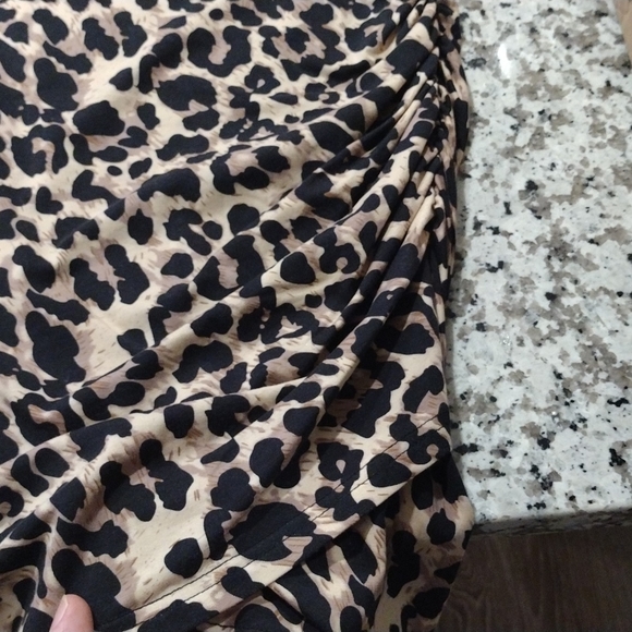 Woman's Small Himone leopard print dress - Picture 7 of 8
